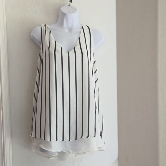 Torrid | Georgette White Black Swing Top - Picture 4 of 9